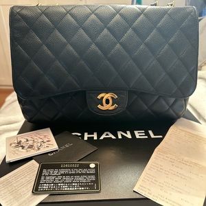 Classic Chanel Jumbo flap bag with 24k gold plated hardware